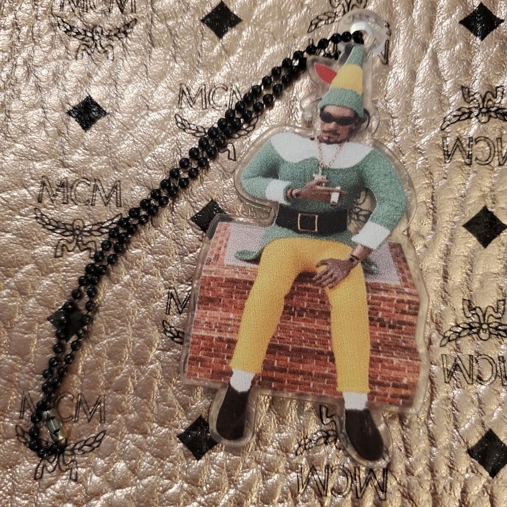 - SNOOP Dogg .Rappers of the 90's Double-sided Pendent/Keychain/Car's rearview